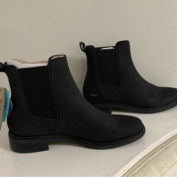 Never worn Tom’s black Chelsie boots - Picture 5 of 6